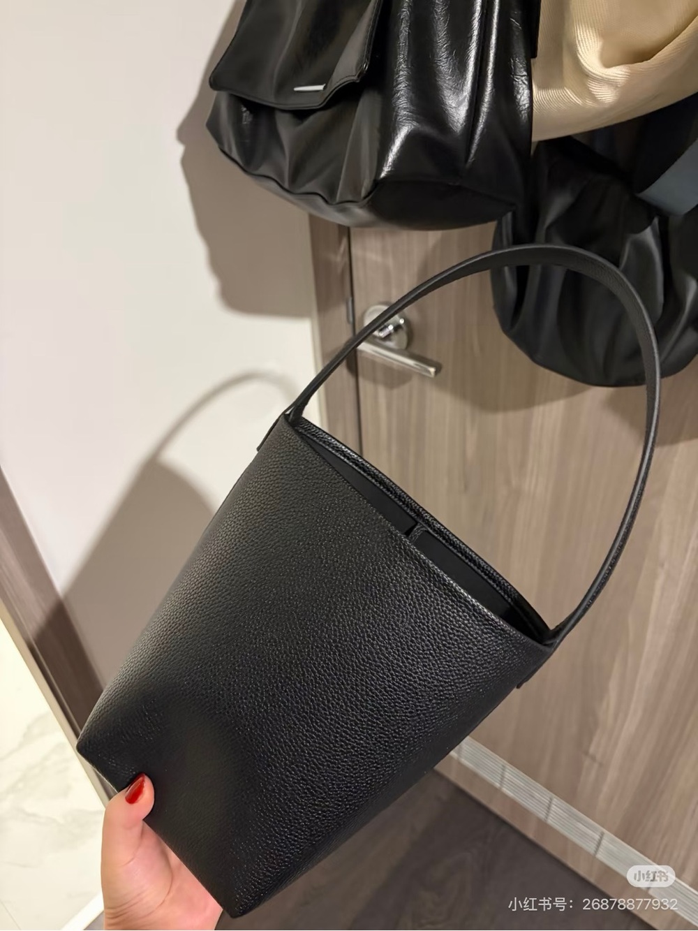 Elegant Black Pebbled Bucket Shoulder Bag